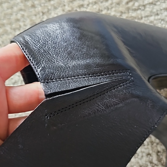 Vic Matie ladies heels with open toe. Black leather.  Great condition. Size 38 - Picture 10 of 11